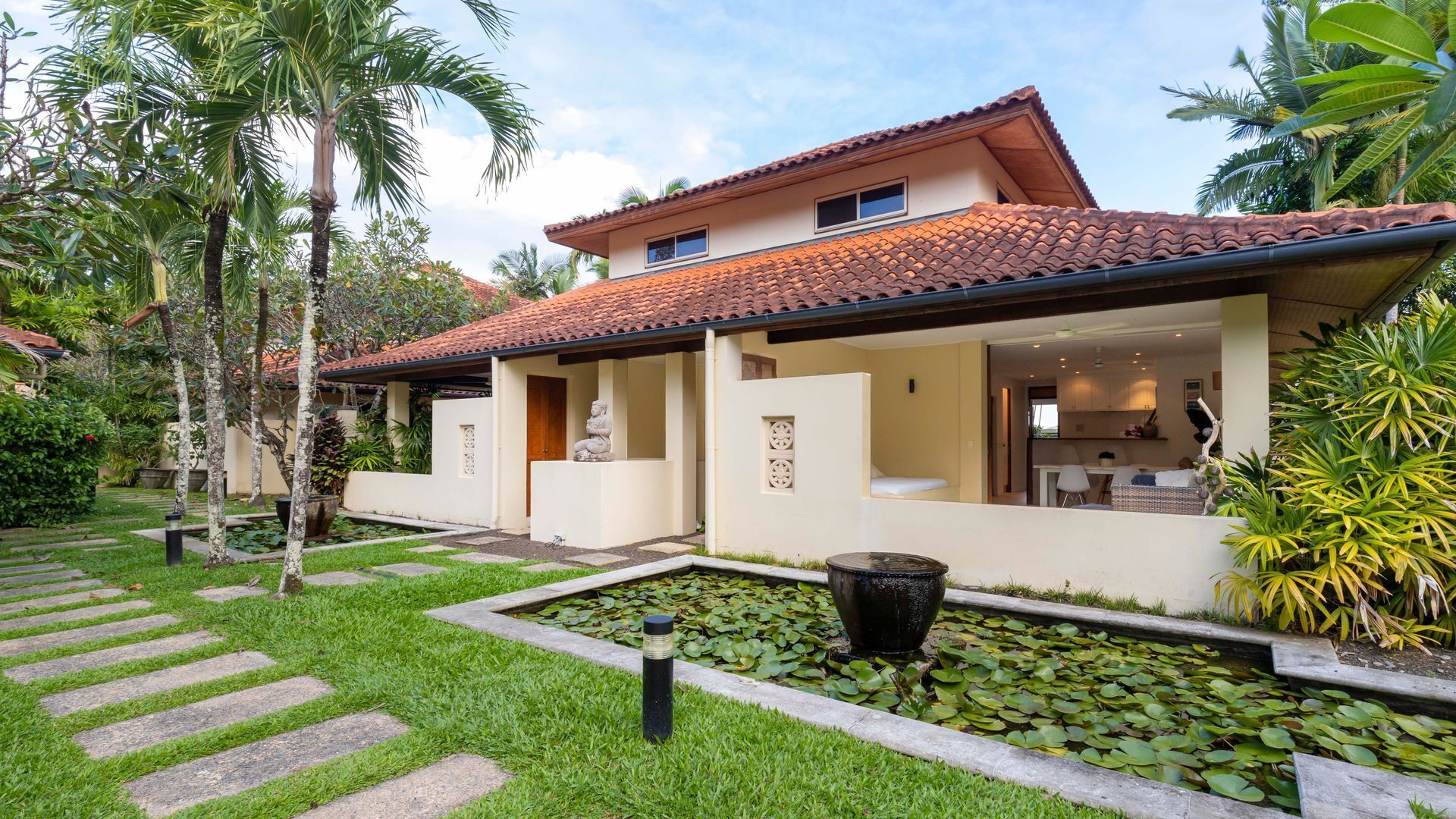 Surya 6 Beachfront living with comforts of home