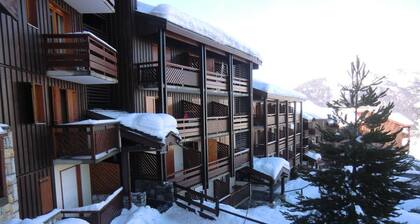 Helles Apartment mit direktem Pistenzugang und Kabine in La Plagne