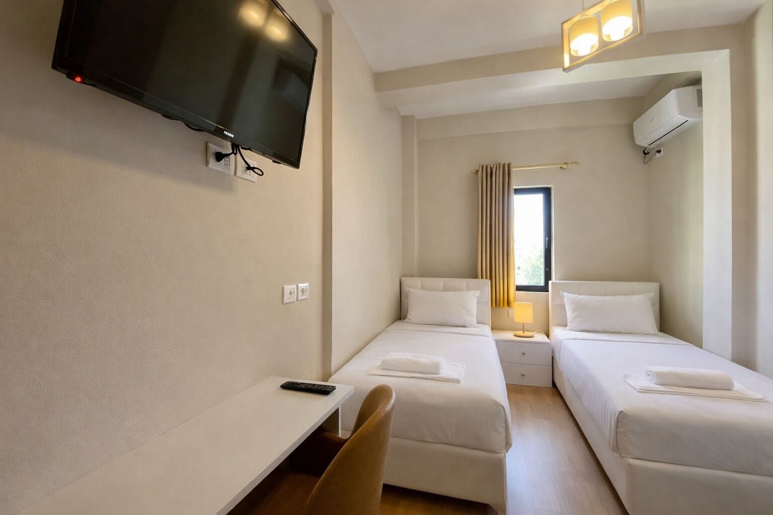 豪華客房, 2 張單人床 | 書桌、手提電腦工作空間、遮光窗簾/窗簾、免費 Wi-Fi