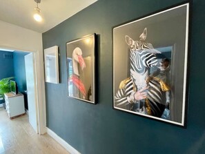 Interior - *NEW* Beautiful 2 Bed House in Central Location (London)