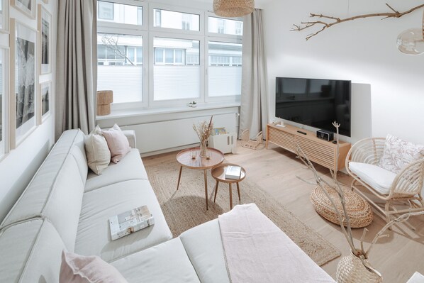 Fernseher, Stereoanlage