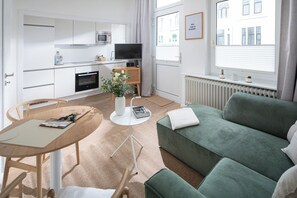 Fernseher, Stereoanlage