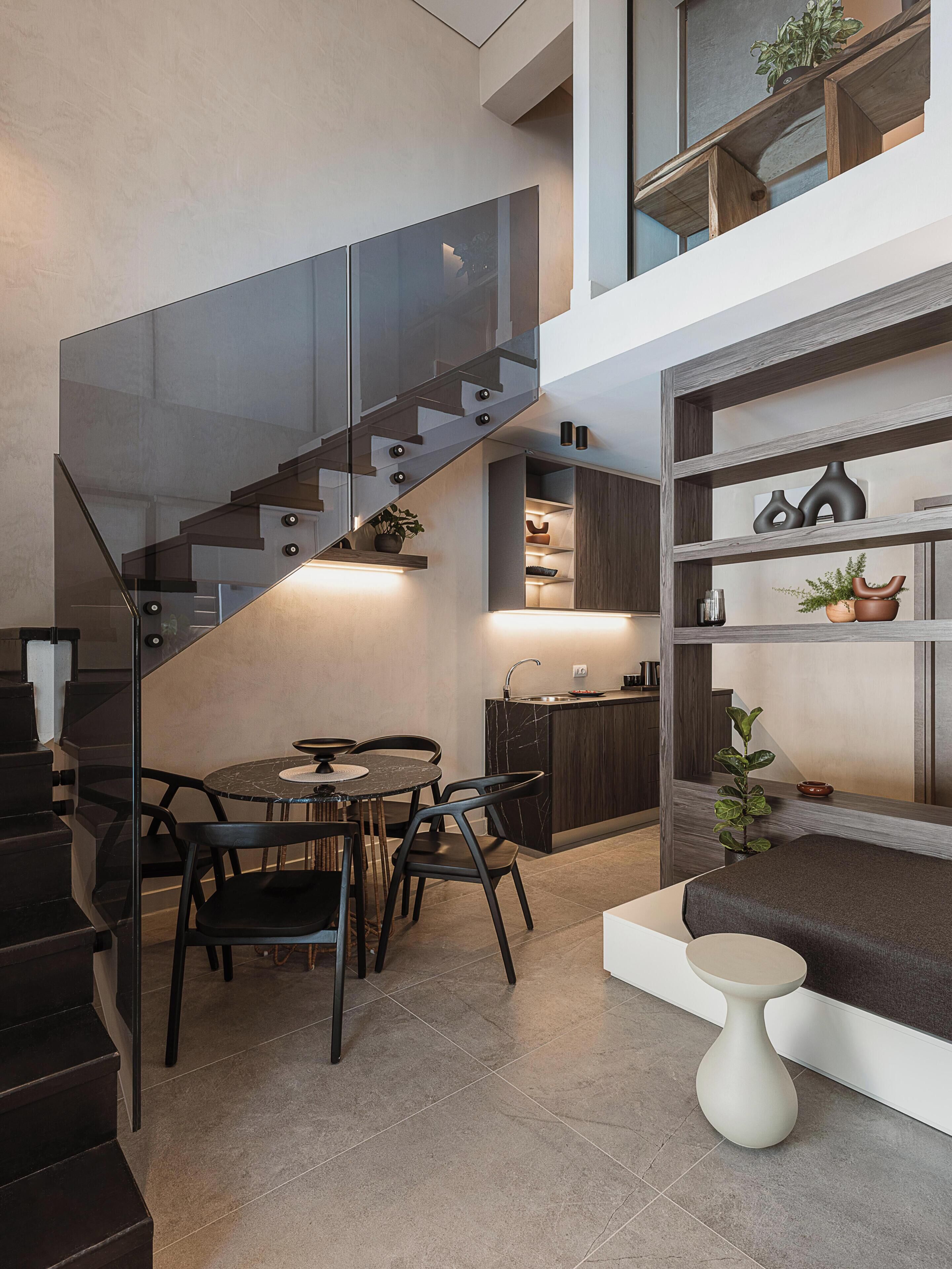 华丽公寓 | 起居区 | 55-英寸智能电视（配备卫星频道）、电视、壁炉