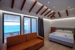 Superior Triple, Sea View | Hypo-allergenic bedding, desk, free WiFi, bed sheets - Hotel Emblem (Sarandë)