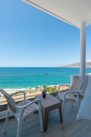 Superior Triple, Sea View