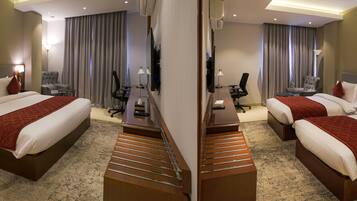 Standard Double Room, 1 King Bed, Non Smoking | Desk, laptop workspace, soundproofing, iron/ironing board