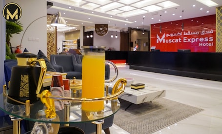 Salottino della hall. Muscat Express Hotel