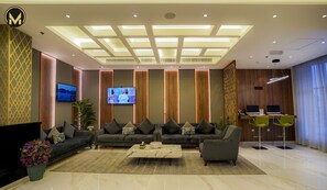 Lobby sitting area - Muscat Express Hotel (Muscat)