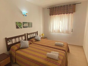 2 slaapkamers, een strijkplank/strijkijzer, gratis wifi, beddengoed