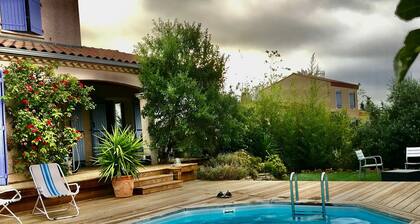 Small natural n'est open to the outside in the Mediterranean