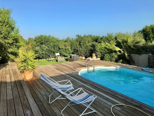 Pool - Small natural n'est open to the outside in the Mediterranean (Ouveillan)