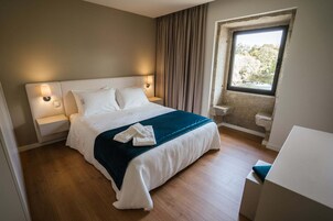 Apartamento estándar | Ropa de cama de alta calidad, tabla de planchar con plancha, wifi gratis