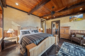 3 bedrooms, desk, WiFi, bed sheets