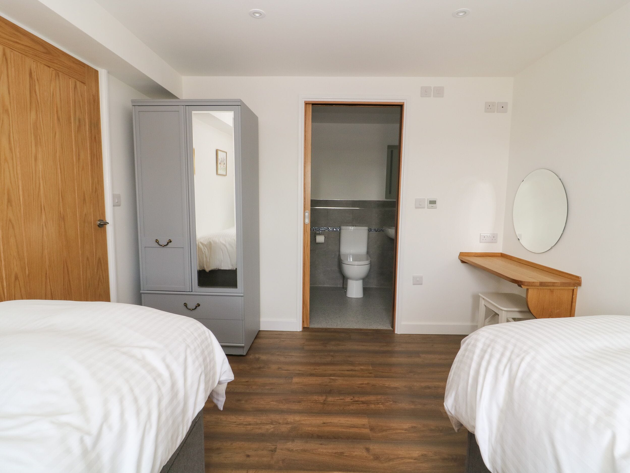 Casa de campo | 2 dormitorios, decoración individual, mobiliario individual