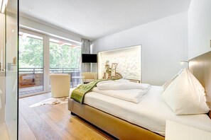 Habitación doble Confort | Ropa de cama hipoalergénica y caja de seguridad en la habitación 