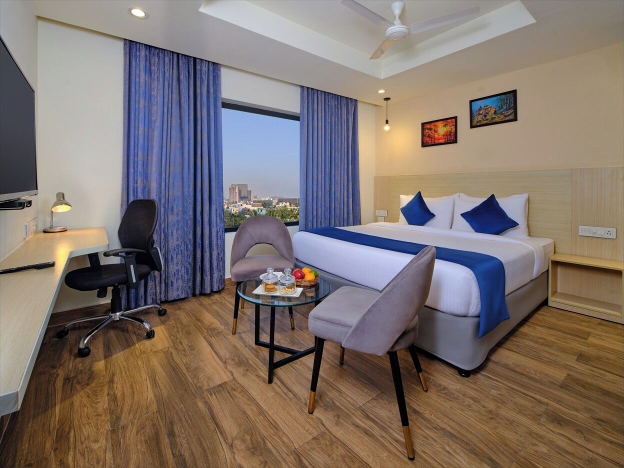Desk, laptop workspace, soundproofing, rollaway beds