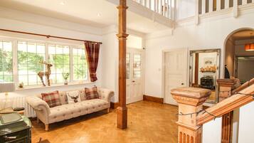 Cottage | Living room | TV