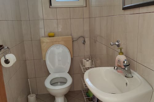 Ferienhaus (Four Bedroom Holiday Home with Terrac) | Badezimmer | Dusche, Handtücher