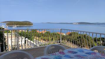 Huis (Four Bedroom Holiday Home with Terrac) | Terras