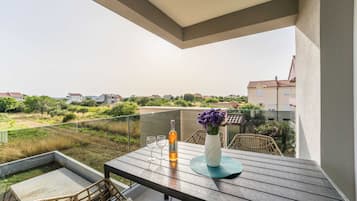 Apartment (Luxury Two Bedroom Apartment with Ter) | Terrace/patio