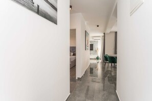 Apartment (Luxury Two Bedroom Apartment with Ter) | Interior