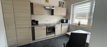 Neu Renovierte Moderne Wohnung am Rhein mit Garten u Burgblick