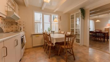 Traditional Cottage | Dining room