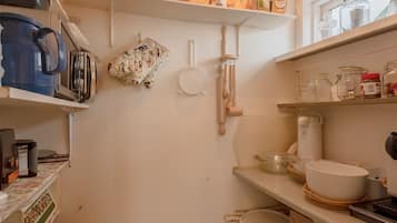 Traditional Cottage | 4 bedrooms, individually decorated, individually furnished