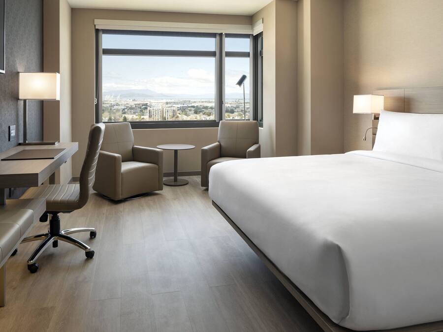 Premium bedding, in-room safe, individually decorated