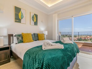 4 Schlafzimmer, Bügeleisen/Bügelbrett, Reisekinderbett, WLAN