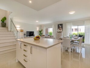 Interior - Casa Makin at Boa Vista Golf Resort, Bayview Village (Lagos)