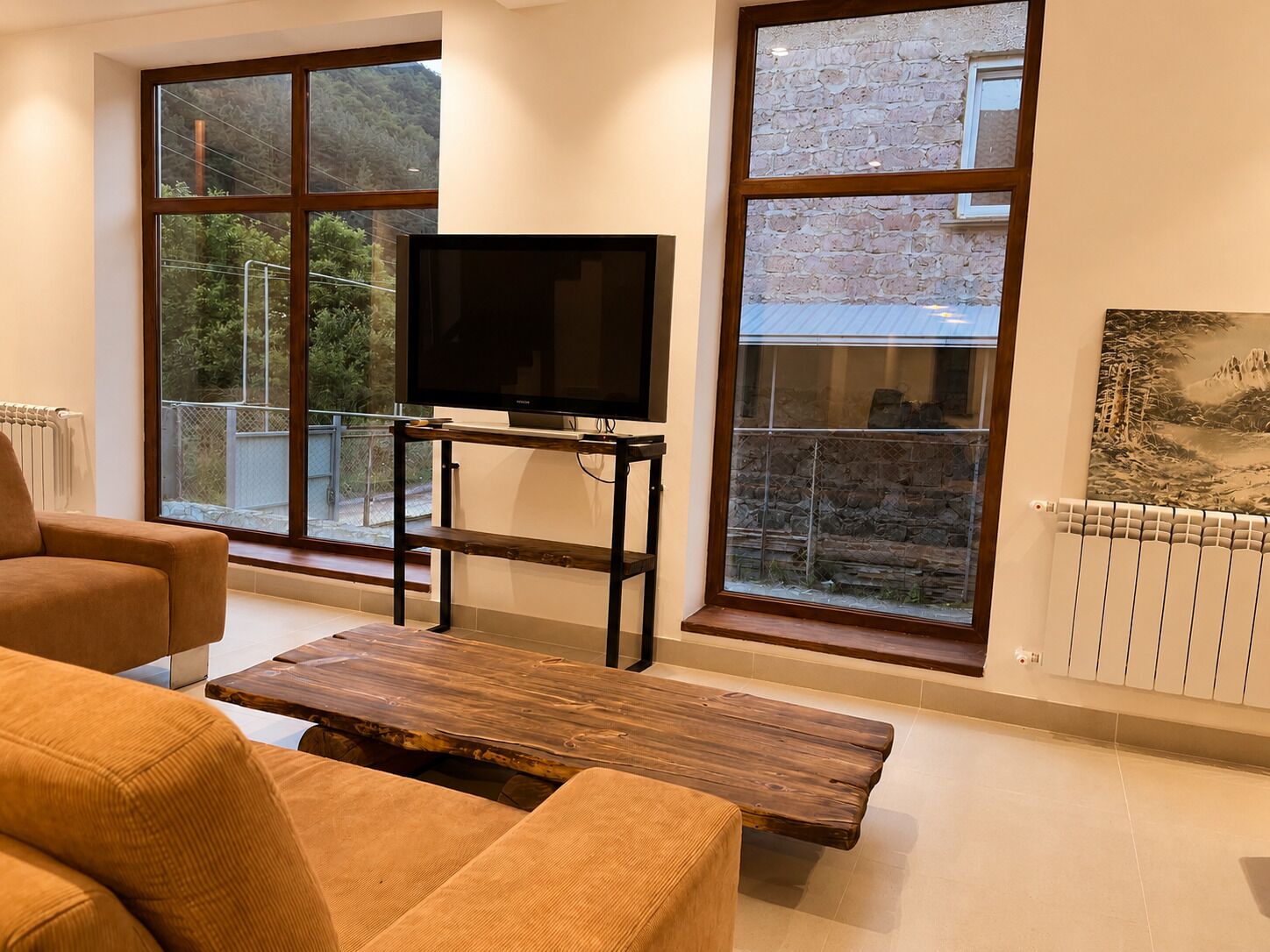 Smart TV, fireplace