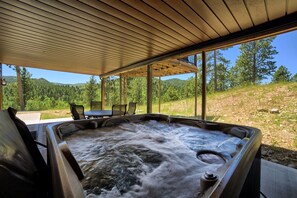 Terrace/patio - Trail Ridge Lodge-7 Bedroom 4 miles from Deadwood (Deadwood)