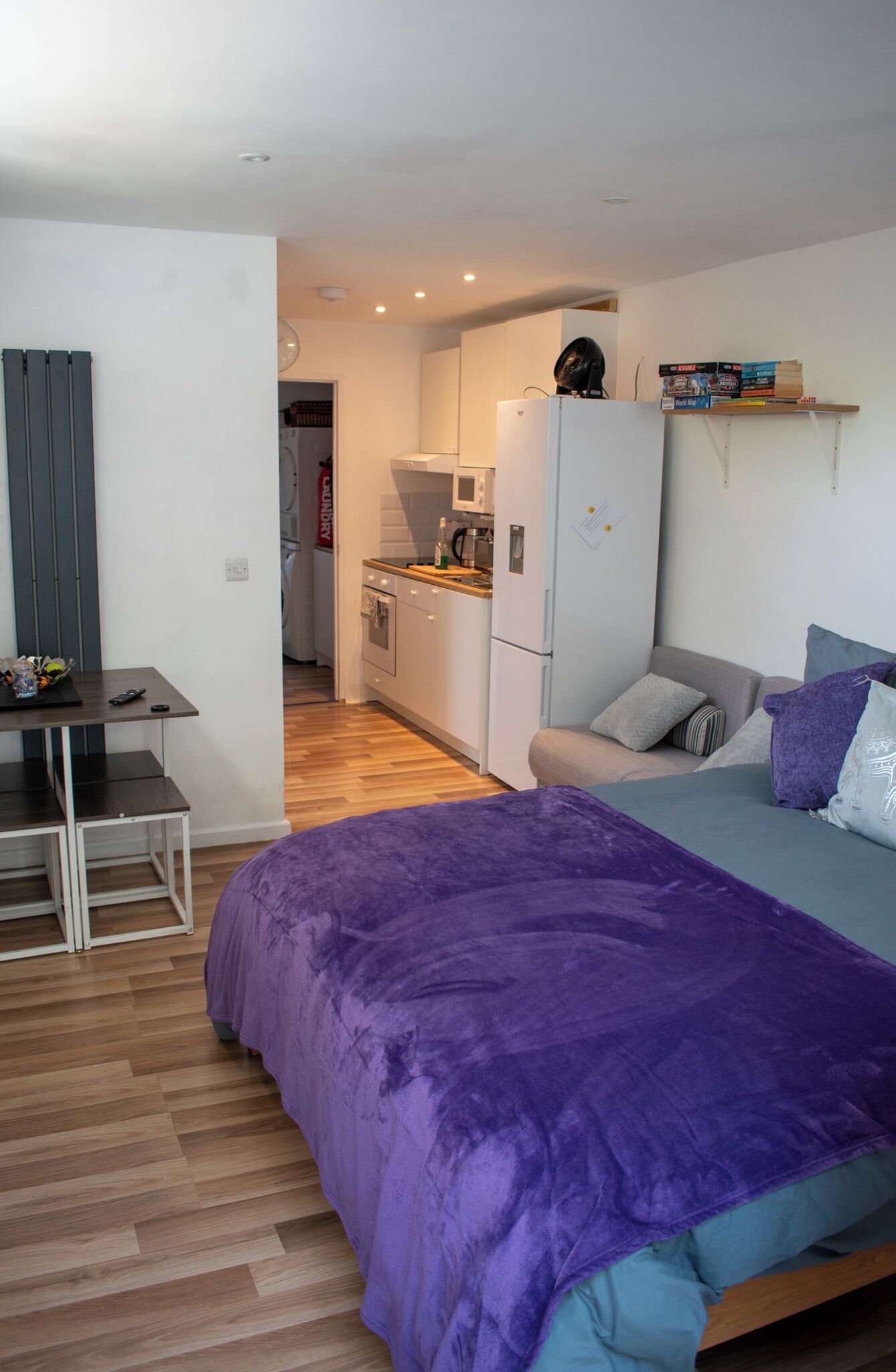 Luxury Apartment, Ensuite (Family Friendly) | Shared kitchen