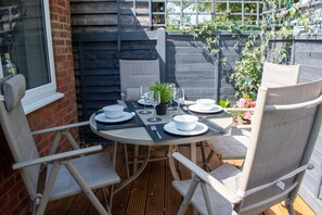 Garden - 121 Studio (Bishop's Stortford)
