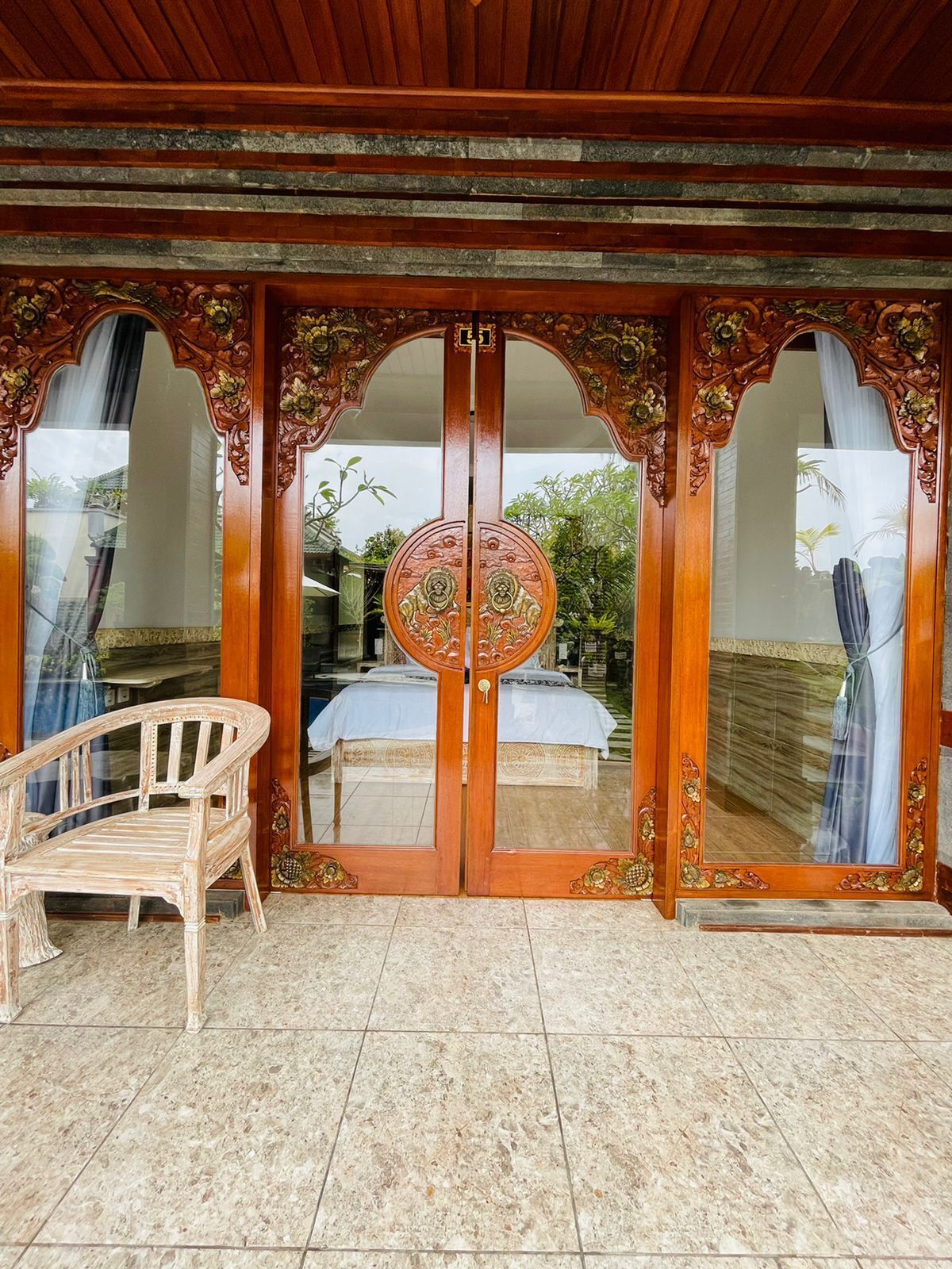 Design Room | Premium bedding, down comforters, Select Comfort beds, in-room safe