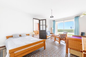 Room - Garden level with sea view in the heart of Pléneuf (Pléneuf-Val-André)