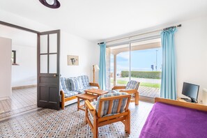 TV - Garden level with sea view in the heart of Pléneuf (Pléneuf-Val-André)