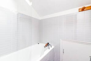 Badewanne, Haartrockner
