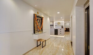 Lobby - Itsy Hotels Flowers Park (Nashik)
