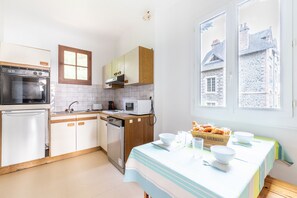 Fridge, microwave, oven, dishwasher - Breathtaking view of the sea for 7 people in Pléneuf (Pléneuf-Val-André)