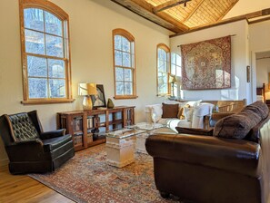 Älytelevisio, takka, DVD-soitin