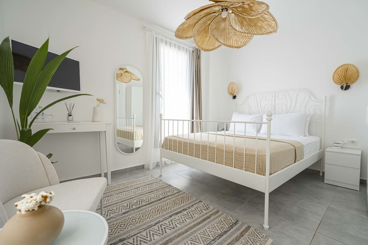 Classic Room | Egyptian cotton sheets, premium bedding, minibar, free WiFi