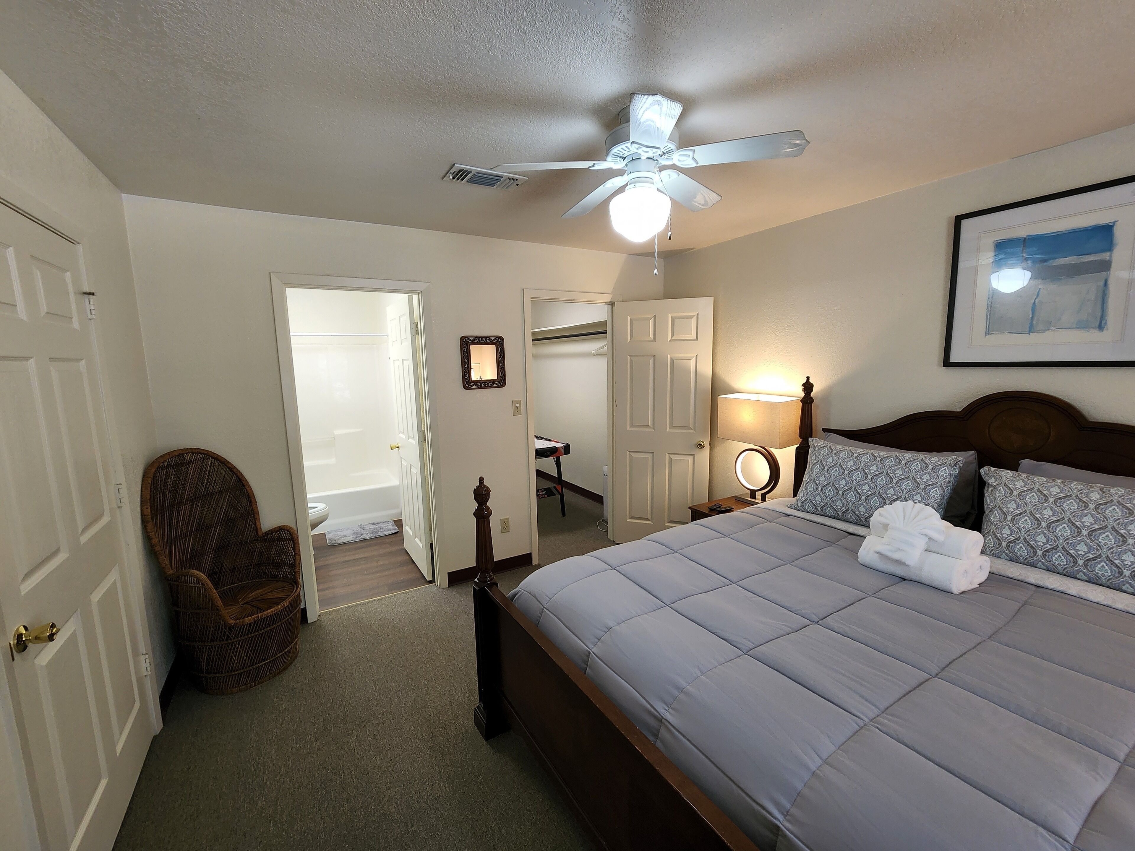 2 bedrooms, desk, iron/ironing board, free WiFi