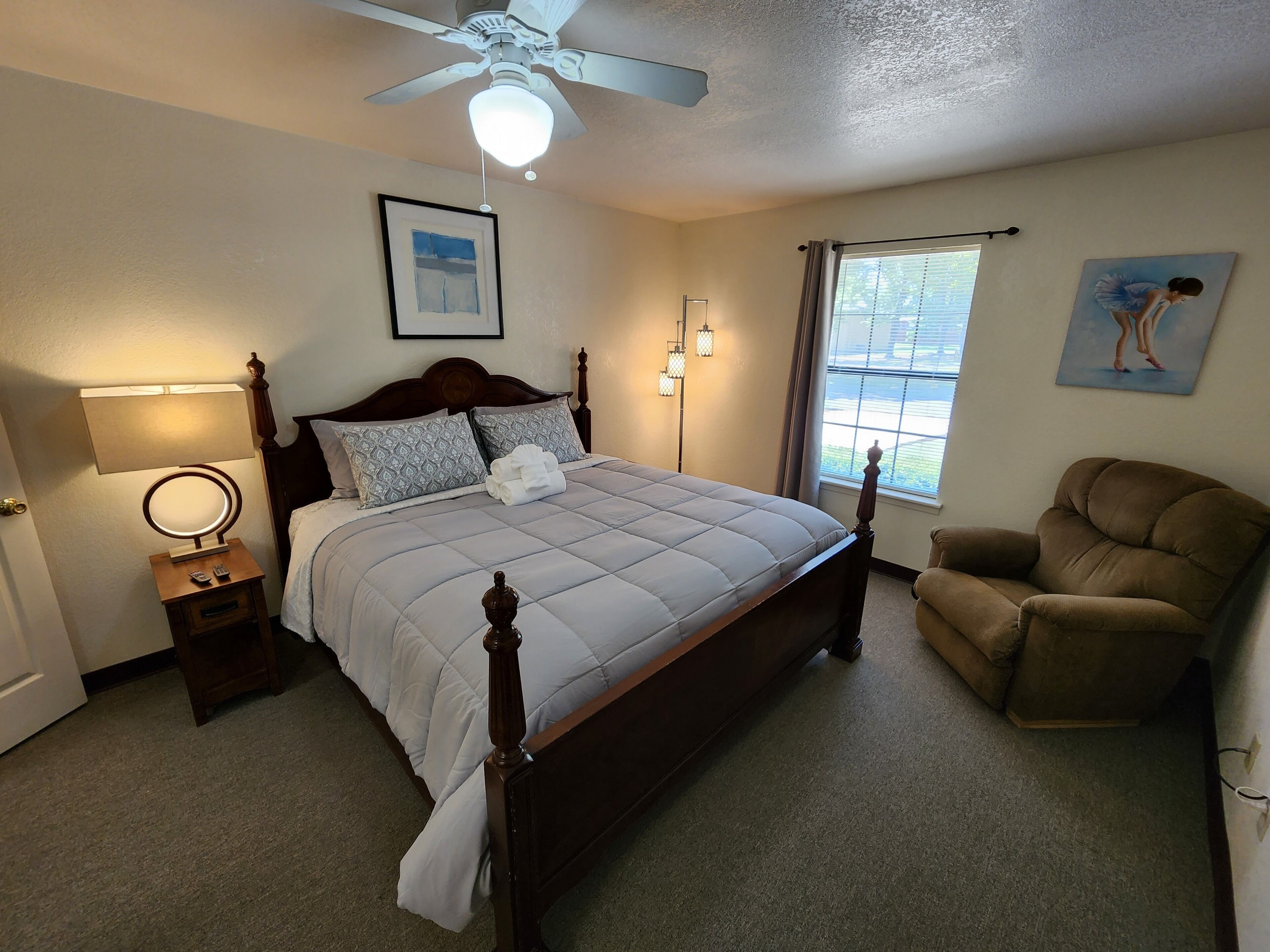 2 bedrooms, desk, iron/ironing board, free WiFi