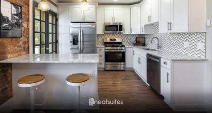 2BR Townhome w/ Parking – Walk to Stadiums & DT