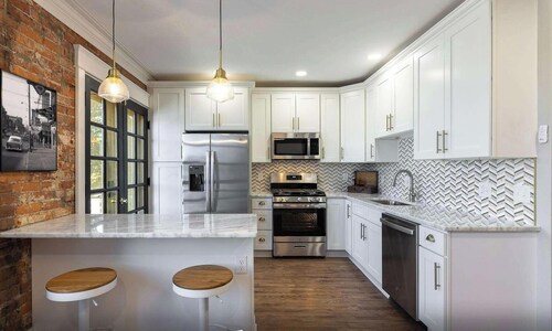 2BR Townhome w/ Parking – Walk to Stadiums & DT