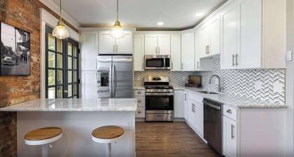 2BR Townhome w/ Parking – Walk to Stadiums & DT