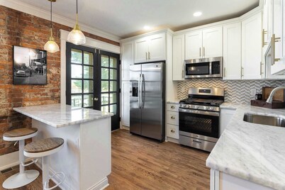 2BR Townhome w/ Parking – Walk to Stadiums & DT