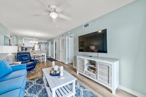 TV - Gulf Front Condo | Outdoor & Indoor Pools! (Gulf Shores)